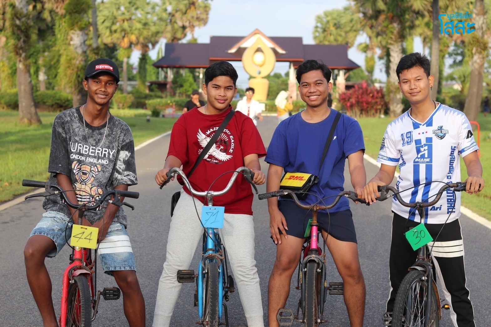 happiness with good health - น้องเยาวชนร่วมกิจกรรมปั่นจักรยาน