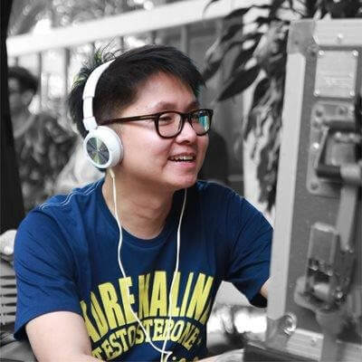 นายบรรจง ปิสัญธนะกูล (ผู้กำกับภาพยนตร์)