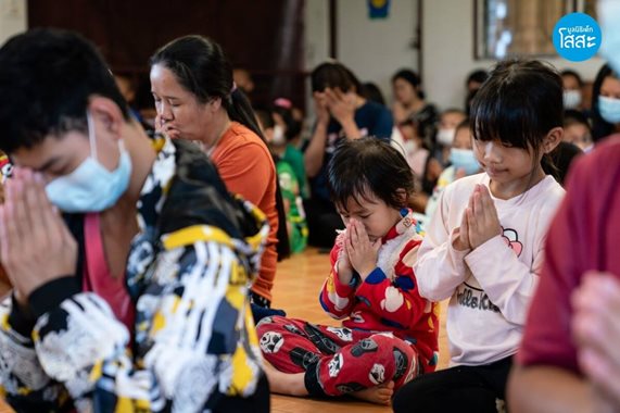 sosthailand-buddhist-lent-day-โสสะ-เข้าพรรษา-สวดมนต์