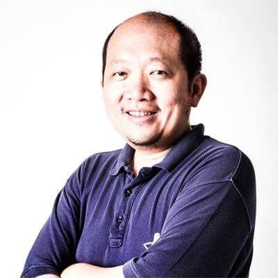 คุณบอย โกสิยพงษ์ (นักแต่งเพลง บริษัท เลิฟ อิส จำกัด)