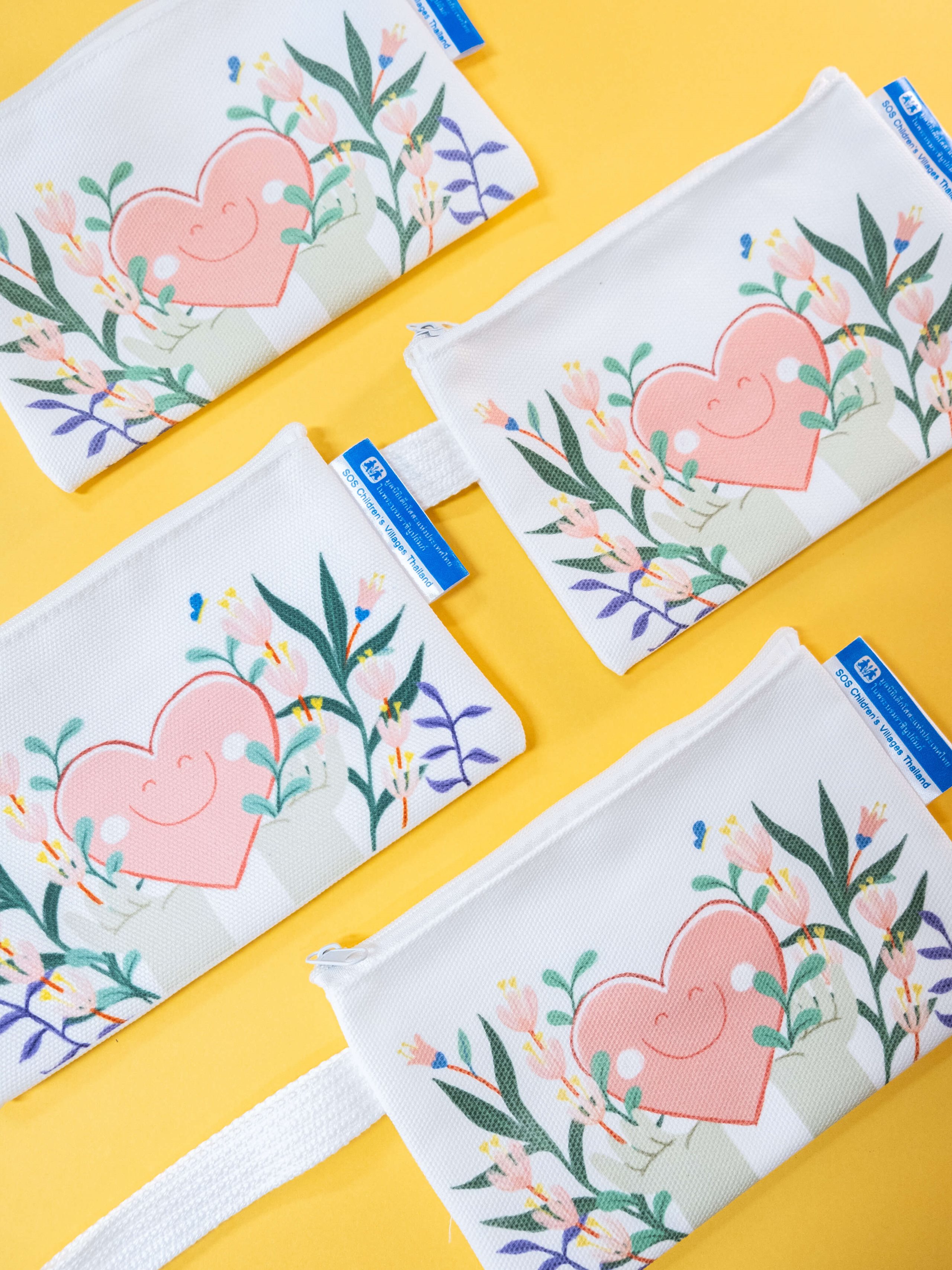 มูลนิธิเด็กโสสะฯ- กระเป๋าผ้าแคนวาส โอบอุ่น ใบเล็ก SOSproducts-Go grow with love bag-small-02