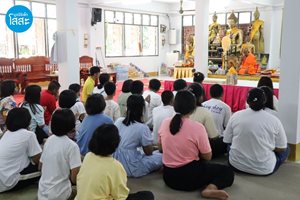 sosthailand-merit-buddhist-lent-day ครอบครัวโสสะ ฟังธรรม เข้าพรรษา