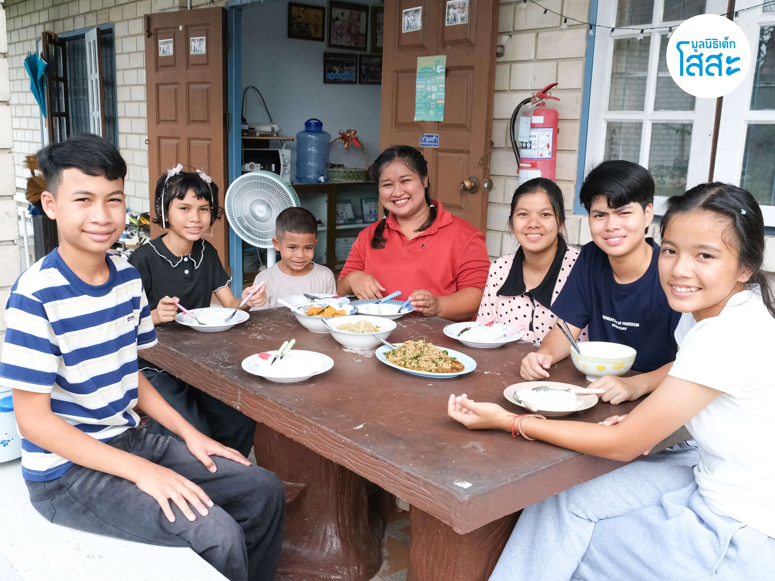 มูลนิธิเด็กโสสะ - เด็กเลือกกิน ไม่ได้แปลว่าดื้อ - ครอบครัวโสสะรับประทานอาหารพร้อมหน้าพร้อมตา