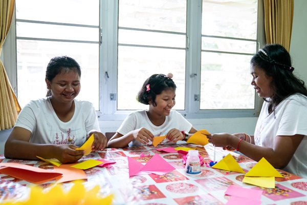 มูลนิธิเด็กโสสะ-5 เกมกระดาษ ที่เด็กยุค 90 ต้องรู้จัก-ครอบครัวโสสะ-พับกระดาษ