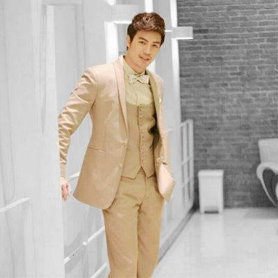 คุณวีรคณิศร์ กานต์วัฒนกุล (ศิลปิน นักแสดง)