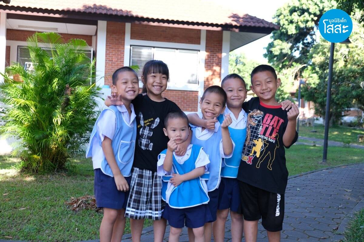 มูลนิธิเด็กโสสะ - เด็กในการดูแลของมูลนิธิฯ กับ สิทธิเด็กออนไลน์