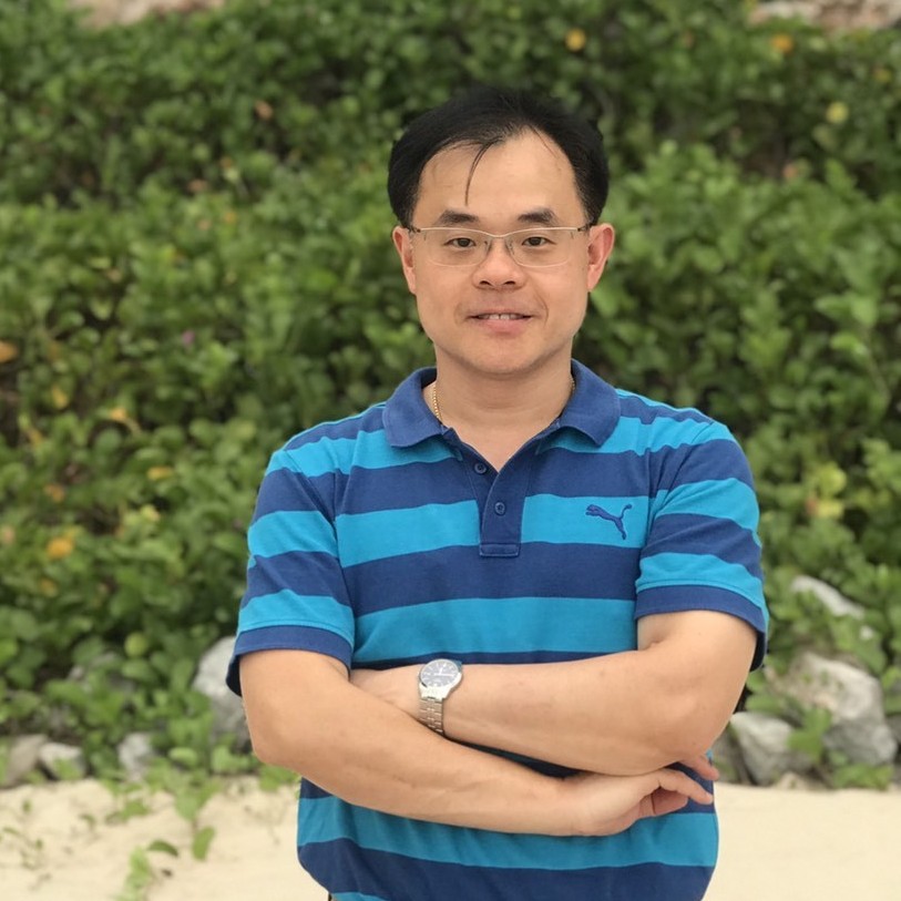 คุณอุดมชาย ตรีธนะสวัสดิ์ 