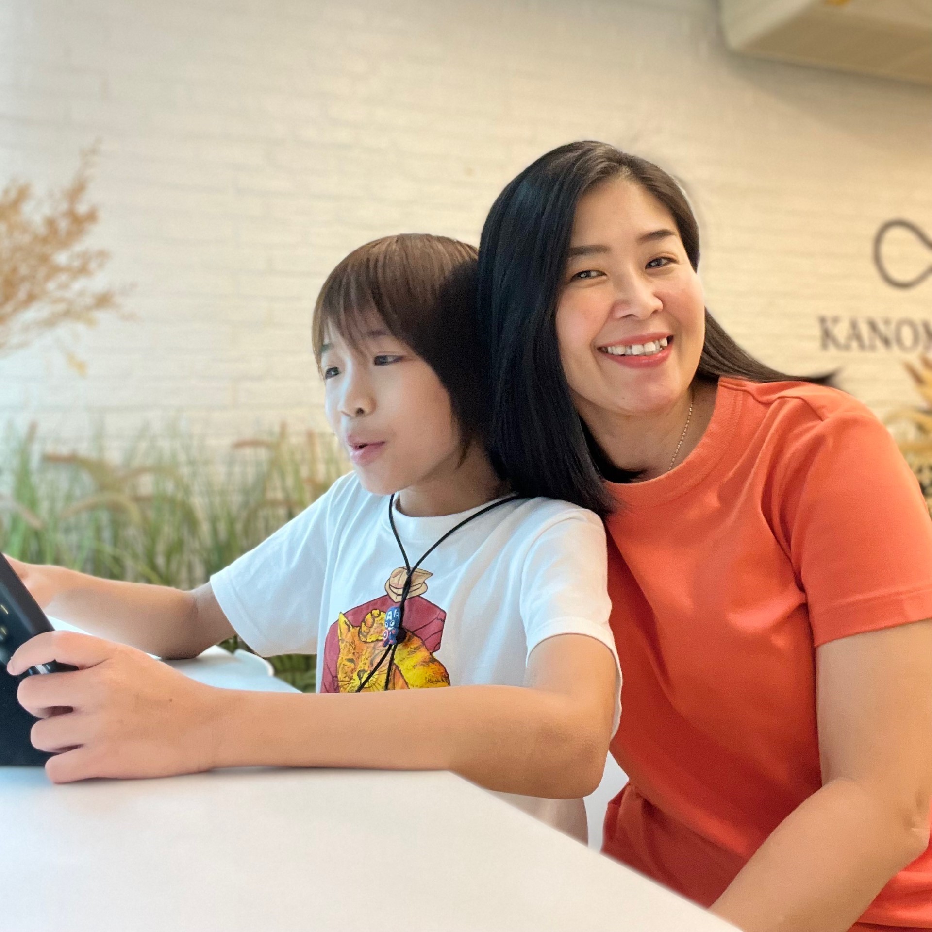 คุณสินี สังข์ขาว ภมรกูล 