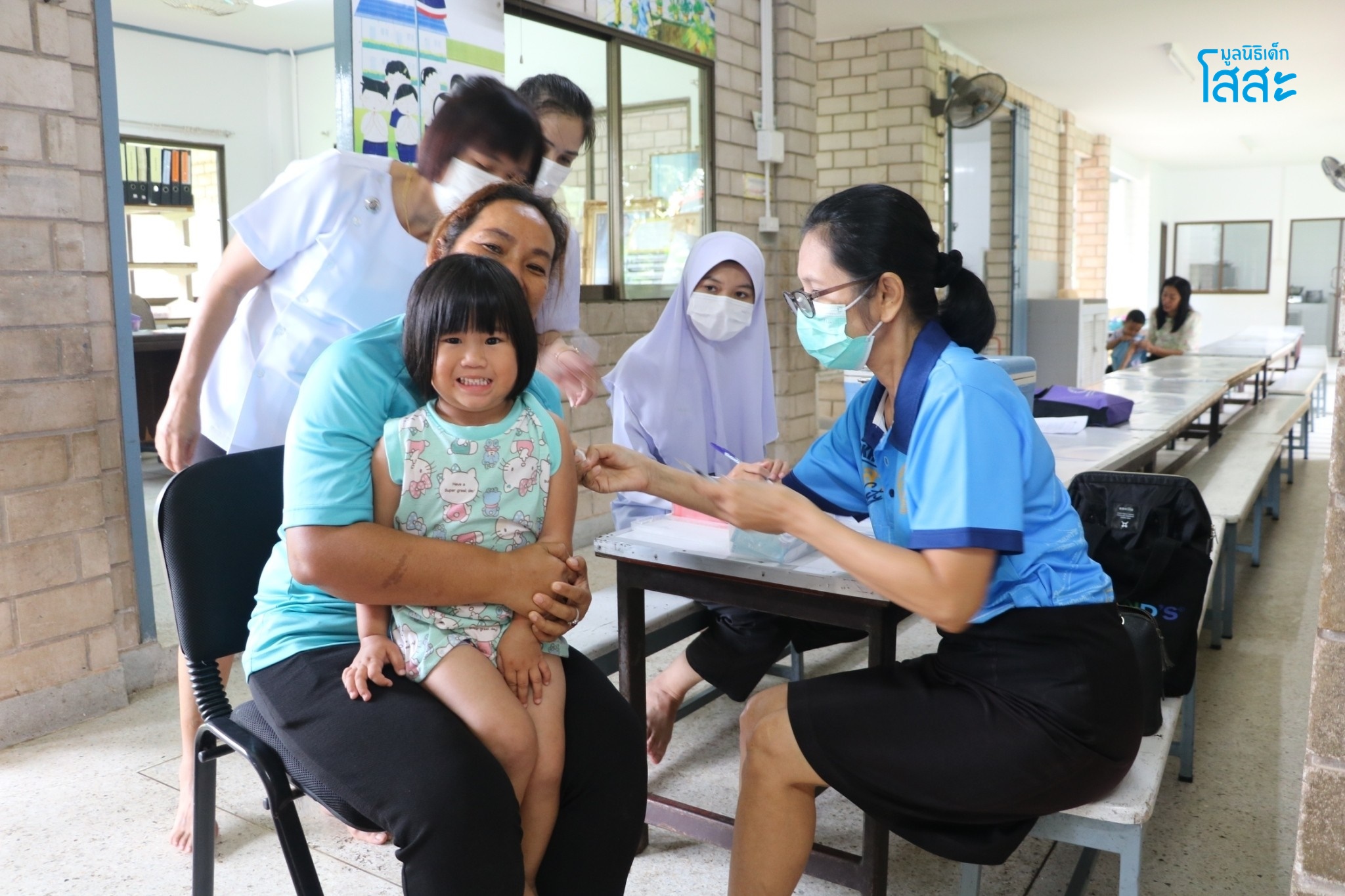 happiness with good health - เด็กเล็กฉีดวัคซีนโควิด-19 เข็มกระตุ้น