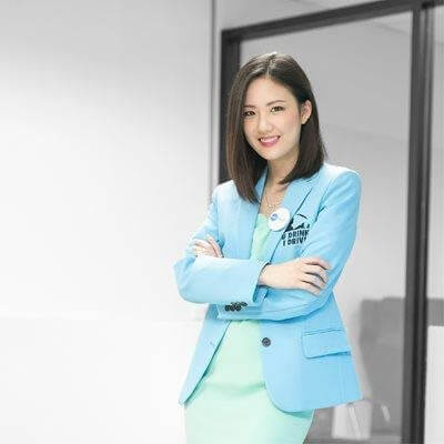 คุณอภินรา ศรีกาญจนา (ผู้ช่วยกรรมการผู้จัดการฝ่ายพัฒนาองค์กร)